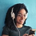 Estudar ouvindo música atrapalha a concentração? Descubra