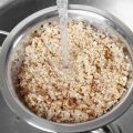 É realmente preciso lavar o arroz antes de cozinhá-lo?