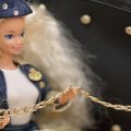Afinal, qual é a verdadeira idade da boneca Barbie?