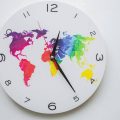 Qual é o país com o maior número de fusos horários do mundo?