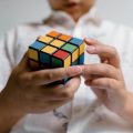 Qual foi o ser humano mais inteligente do mundo, conforme testes de QI?