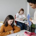 7 formas simples de cultivar mais felicidade na escola